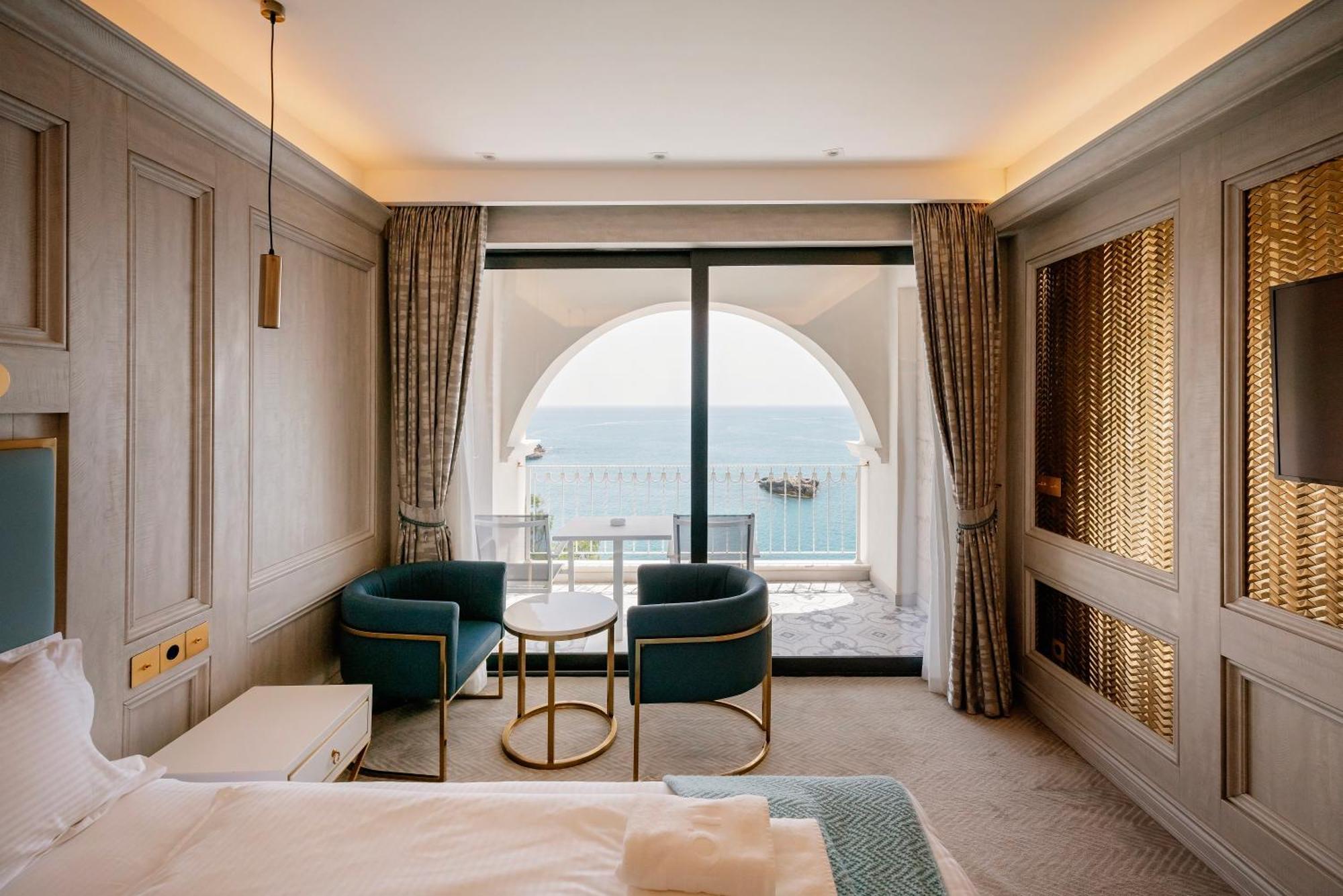 Hotel Maris 울친 외부 사진