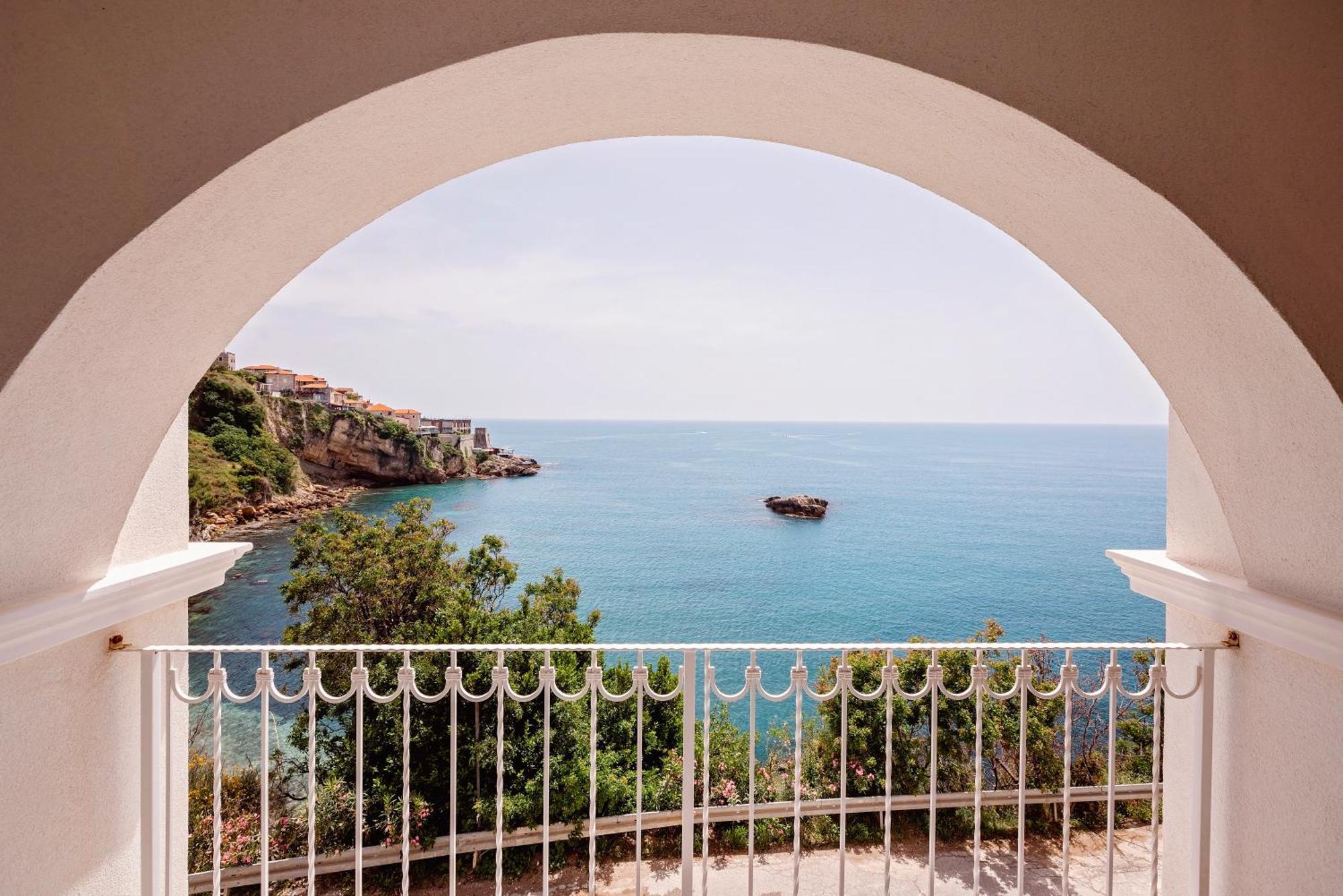 Hotel Maris 울친 외부 사진