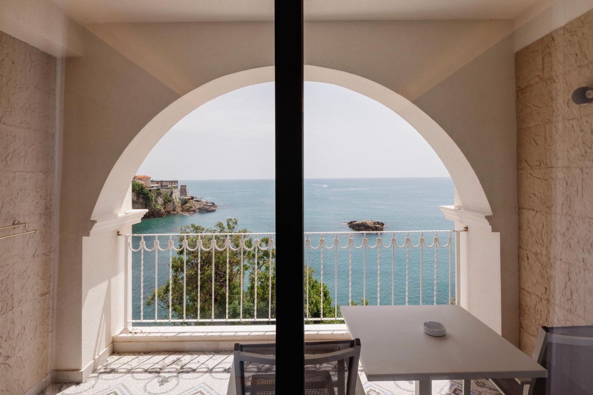 Hotel Maris 울친 외부 사진